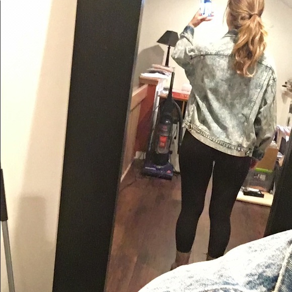 Vintage Oversized Levi Jean Jacket - Picture 6 of 7